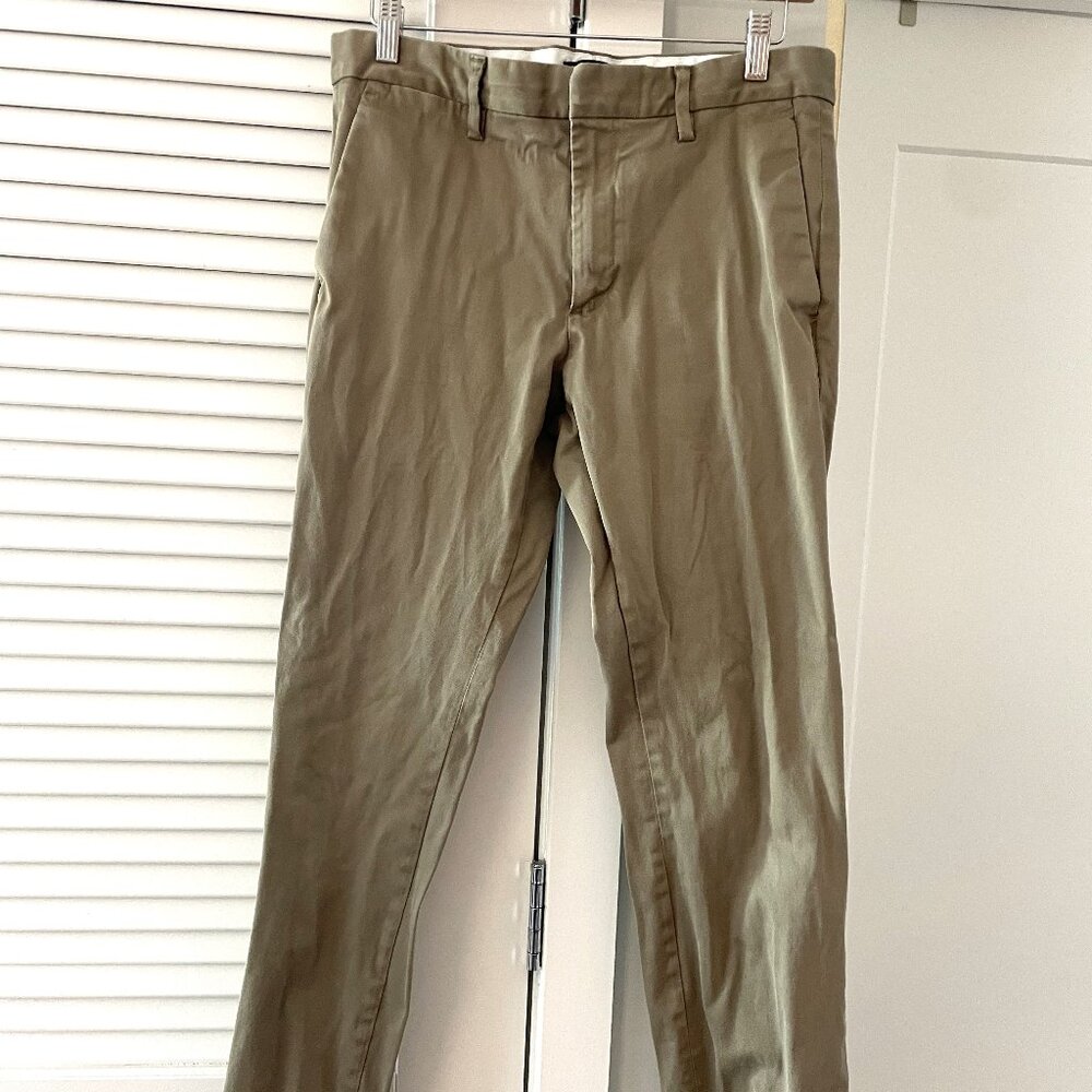 Banana Republic Aiden Slim Fit Chino in Khaki - W 31 x L 32